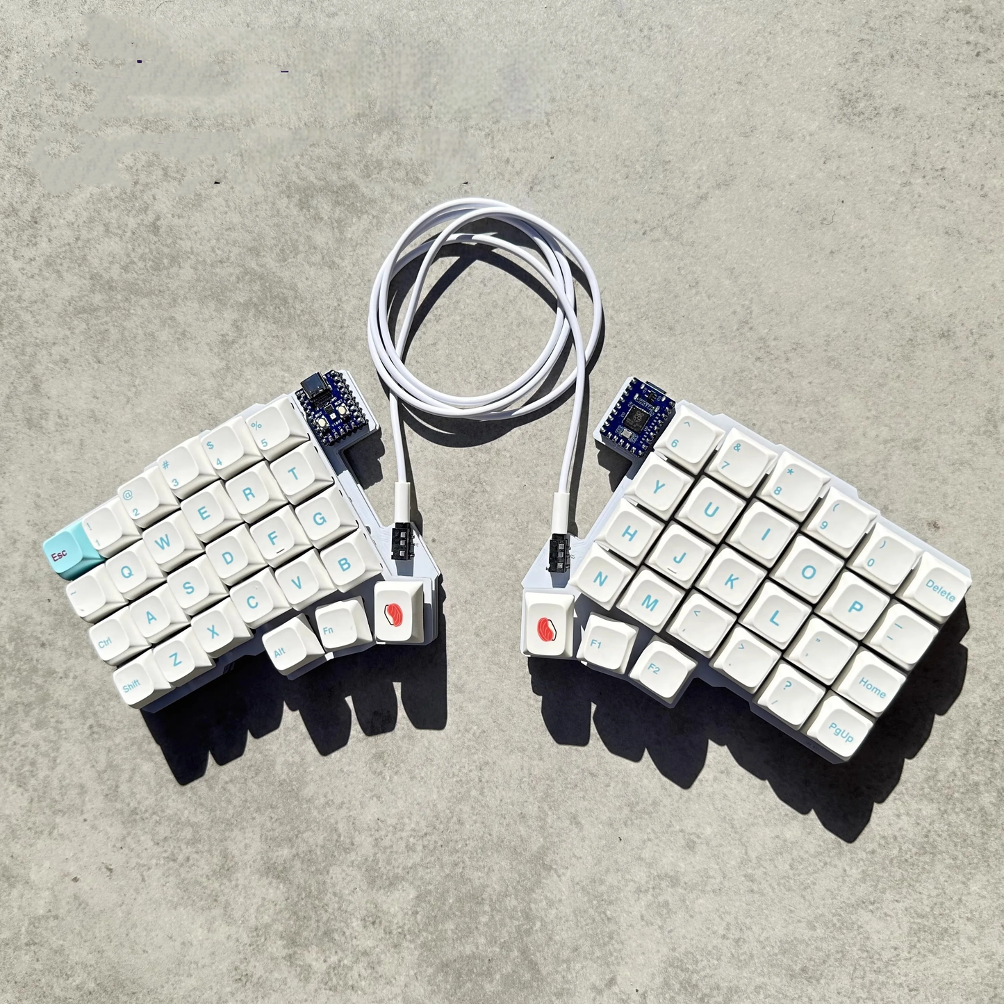 Clavier ergonomique en deux parties blanc