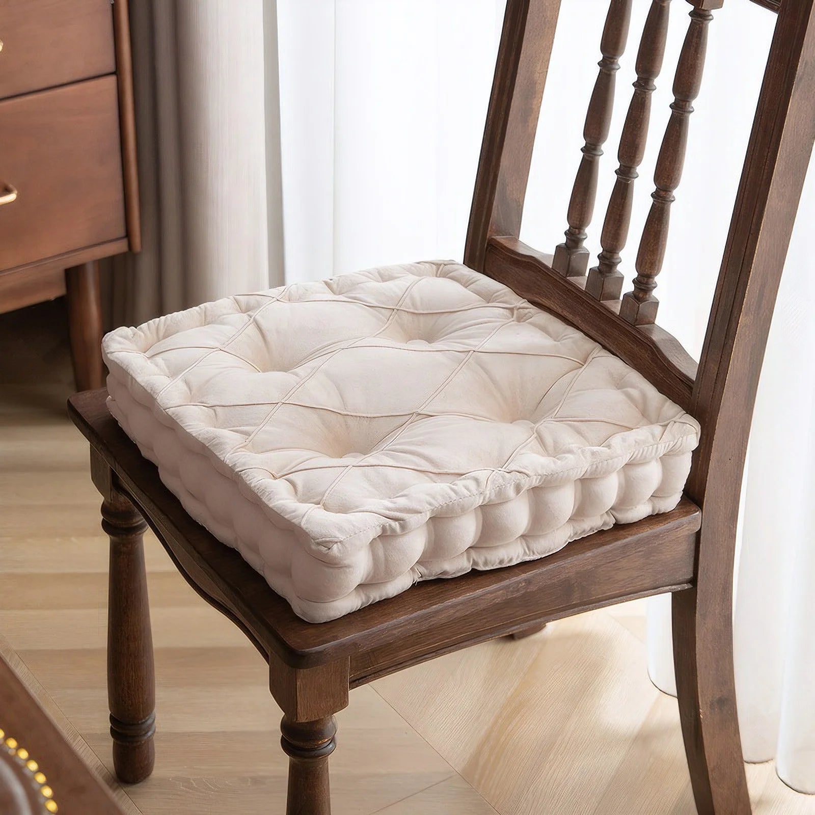 Coussin ergonomique pour chaise blanc